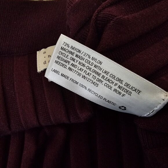 A New Day Skirt Womens Extra Large Burgundy Oxblood Knit Pleated Rolled Hem Midi - Picture 11 of 12